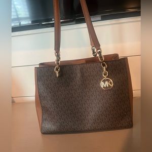 Michael Kors shoulder purse.